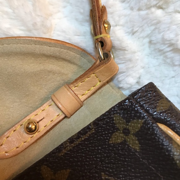 Louis Vuitton small clutch - Picture 8 of 8